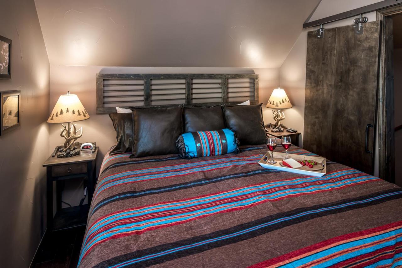 Fifth Dimension, 2 Bedrooms, Wifi, Hot Tub, Game Table, Grill, Sleeps 4 Ruidoso Eksteriør billede