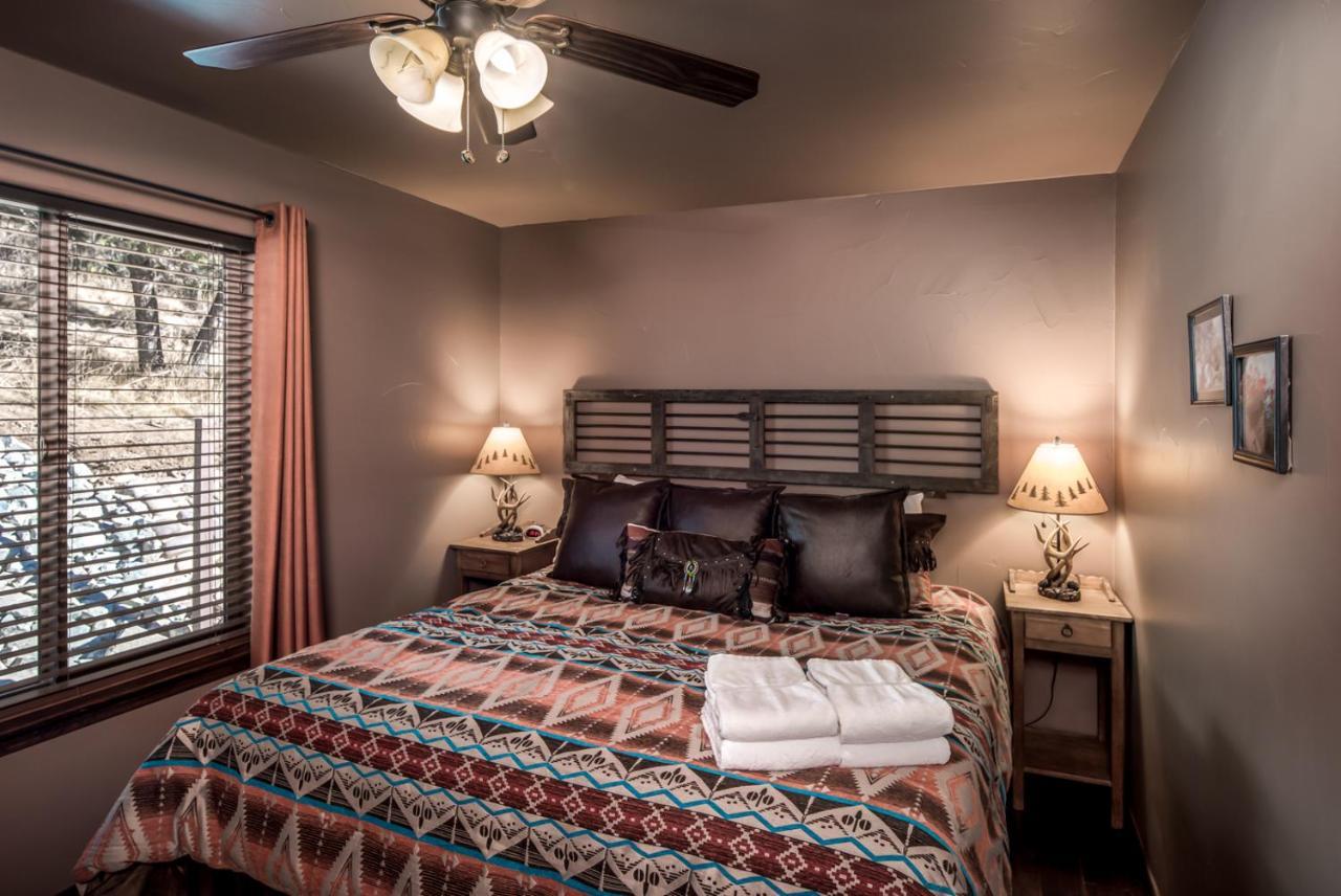 Fifth Dimension, 2 Bedrooms, Wifi, Hot Tub, Game Table, Grill, Sleeps 4 Ruidoso Eksteriør billede