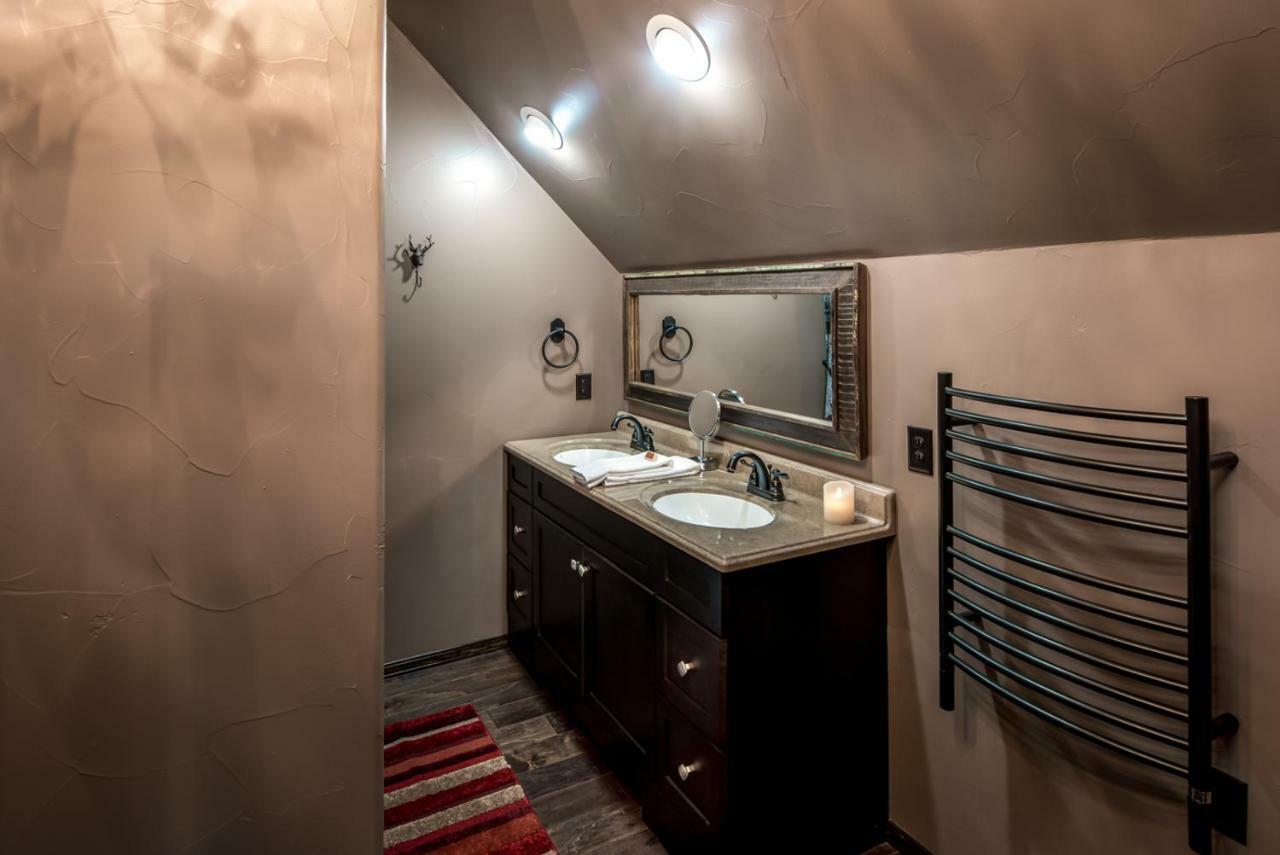 Fifth Dimension, 2 Bedrooms, Wifi, Hot Tub, Game Table, Grill, Sleeps 4 Ruidoso Eksteriør billede